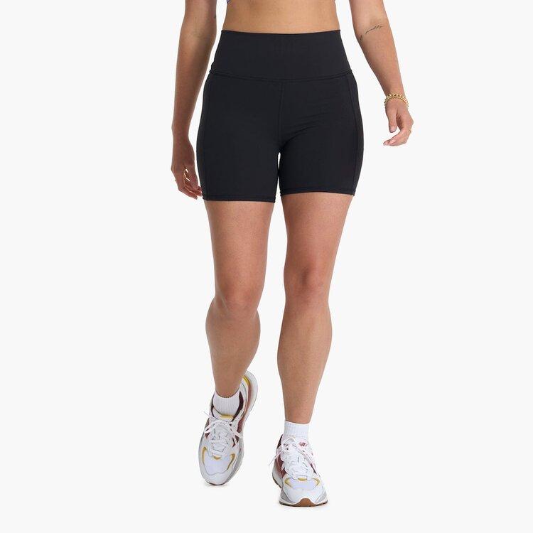 Vuori Vuori Studio Pocket Short (Womens) | Black