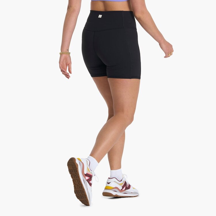 Vuori Vuori Studio Pocket Short (Womens) | Black