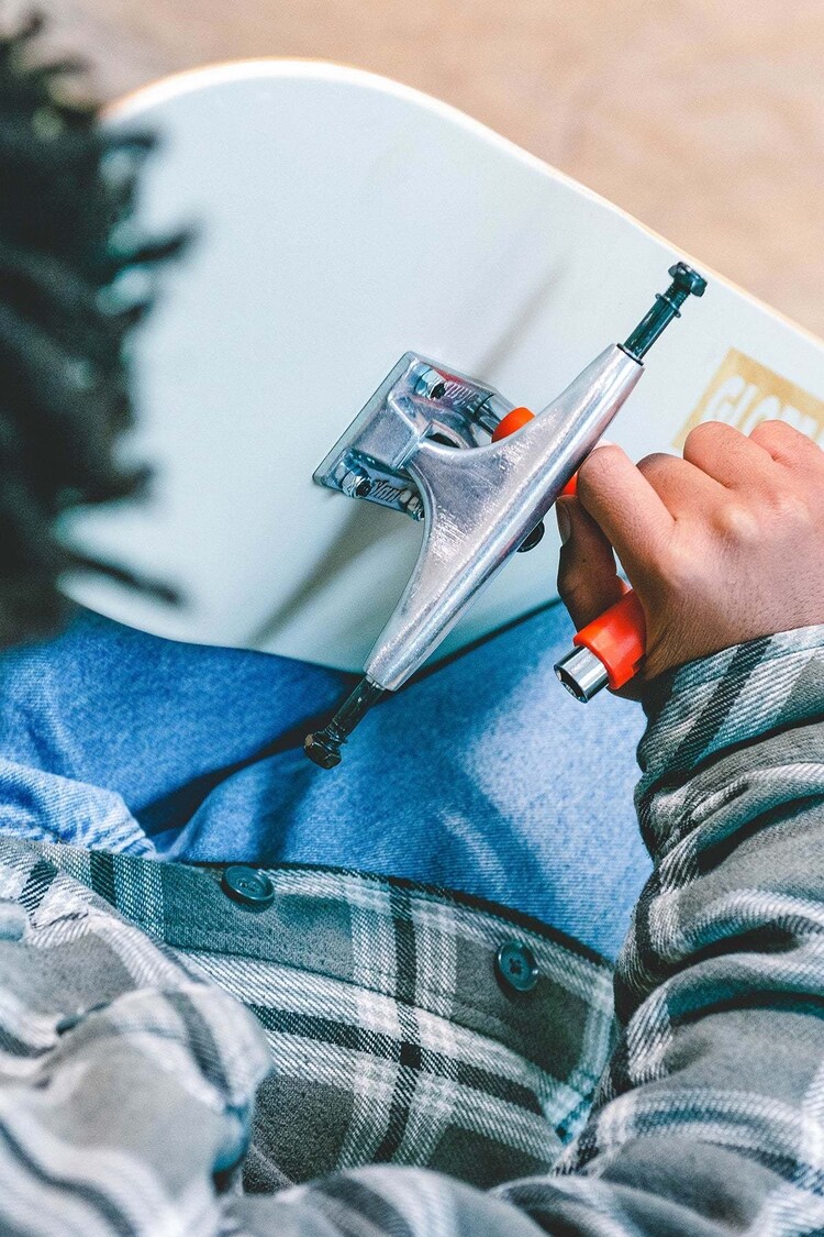 Globe Globe Everything But The Deck Kit | Raw Finish