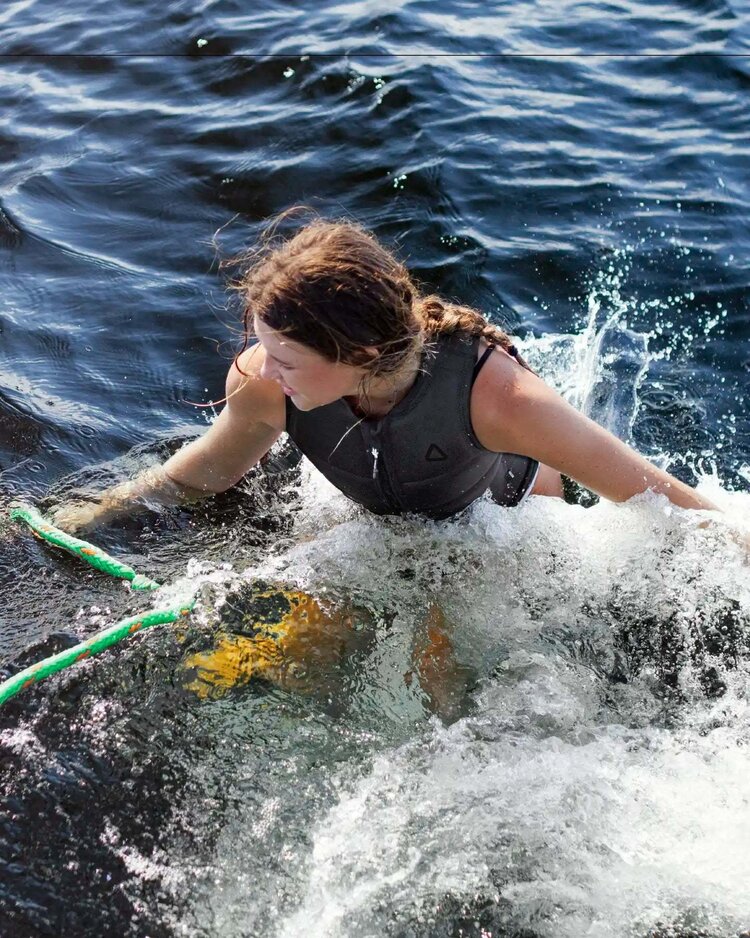 Follow Follow Corp Vest 2025 (Womens) | Black