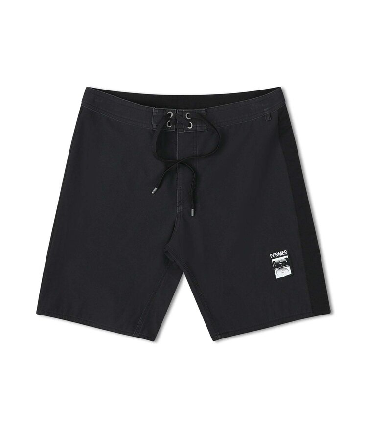 Former Former System 19In Trunk (Mens) | Black