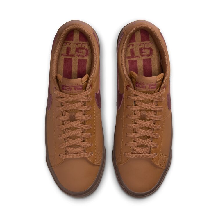 Nike SB Nike Sb Blazer Low Pro Gt (Unisex) | Light British Tan/Dark Team Red