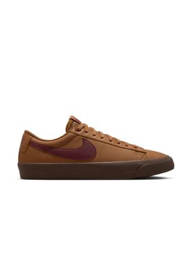 Nike SB Nike Sb Blazer Low Pro Gt (Unisex) | Light British Tan/Dark Team Red