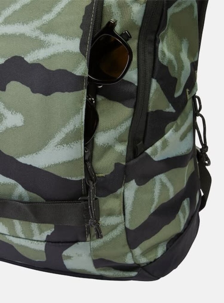 Burton Burton Kilo 2.0 27L Backpack | Graffiti Camo
