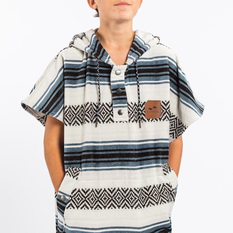 SLOWTIDE Slowtide Oso Changing Poncho | White