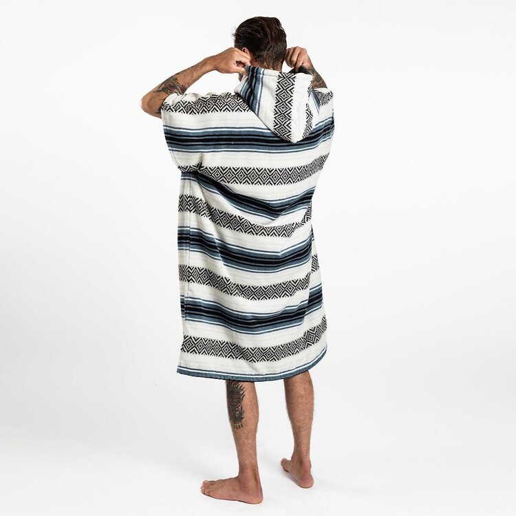 SLOWTIDE Slowtide Oso Changing Poncho | White