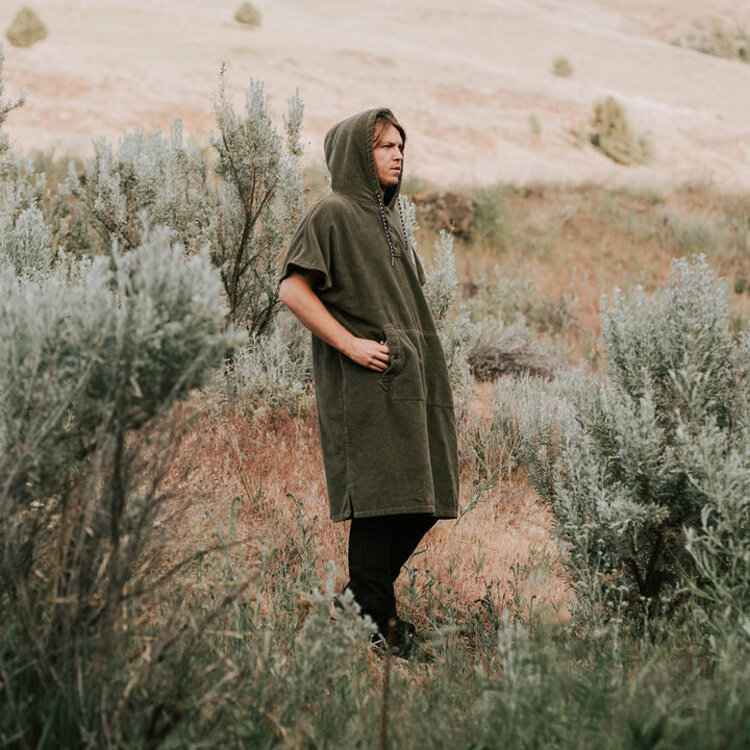 SLOWTIDE Slowtide The Digs Changin Poncho | Green