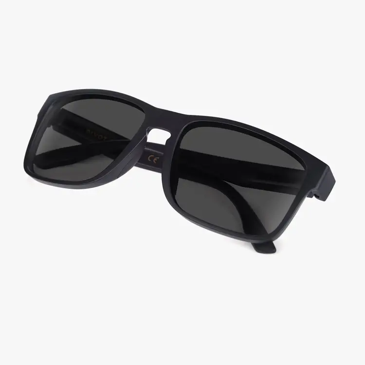 Madson Madson Pivot Black On Blackout | Grey Polarized