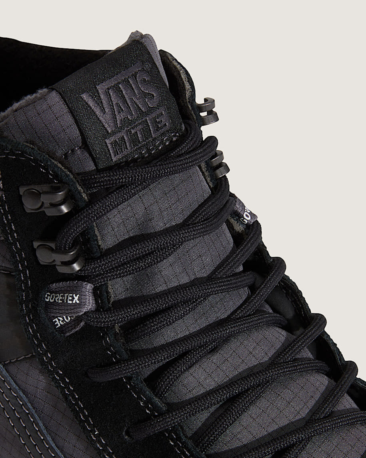Vans Mte Sk8-Hi Gore-Tex Insulated (Unisex) | Black/Black - The