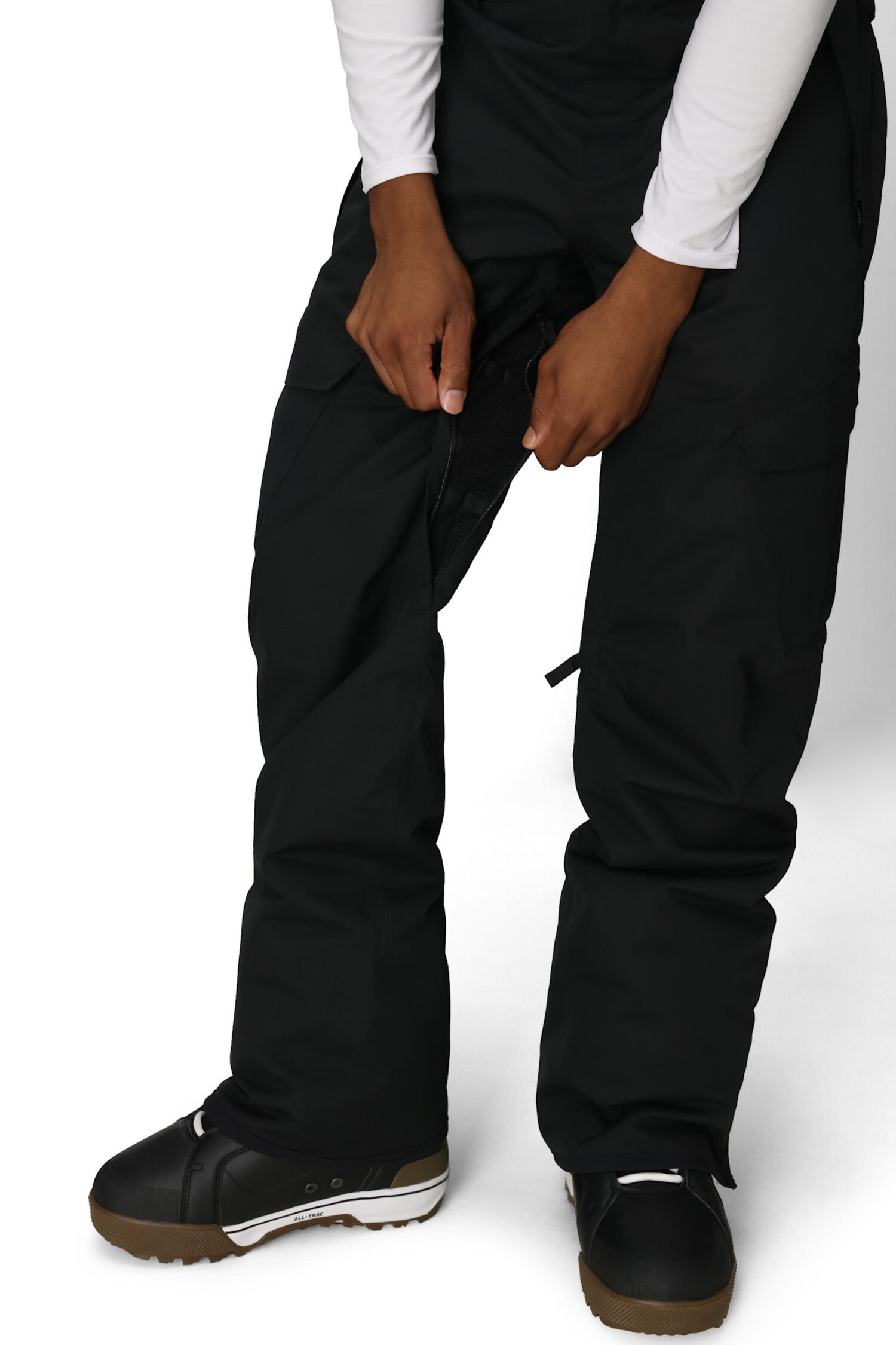 686 Infinity Insulated Cargo Pant 2026 (Mens) | Black - The Drop