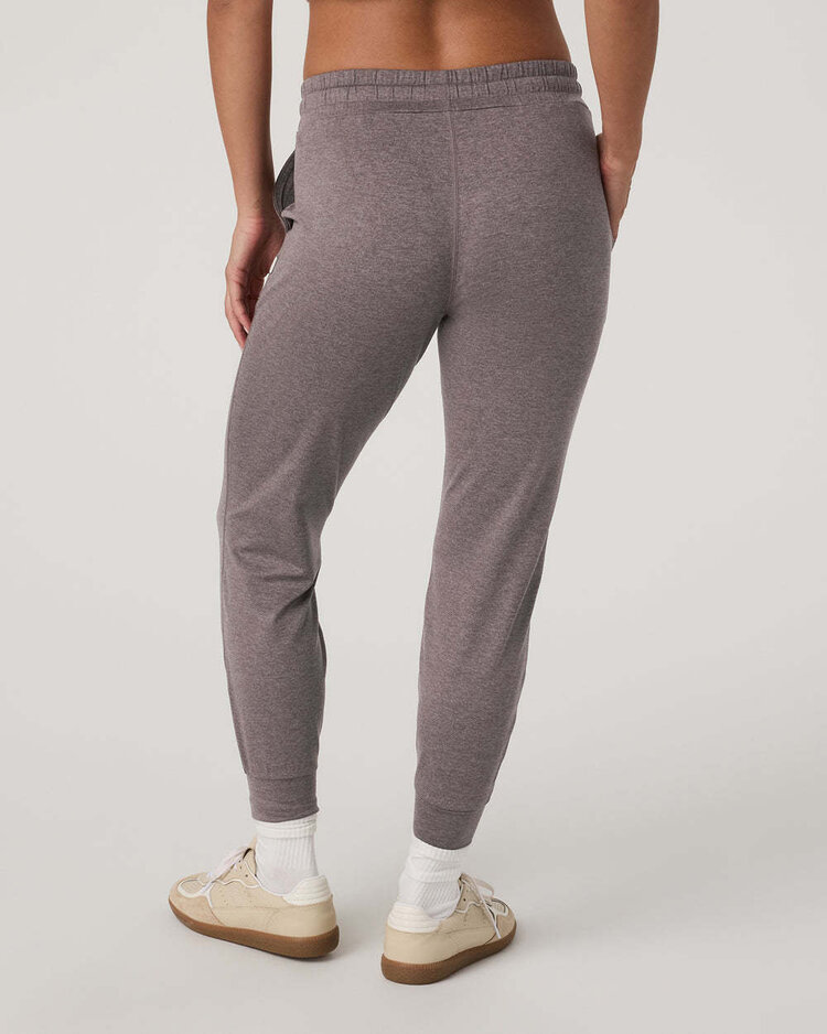 Vuori Vuori Performance Jogger (Womens) | Huckleberry Heather