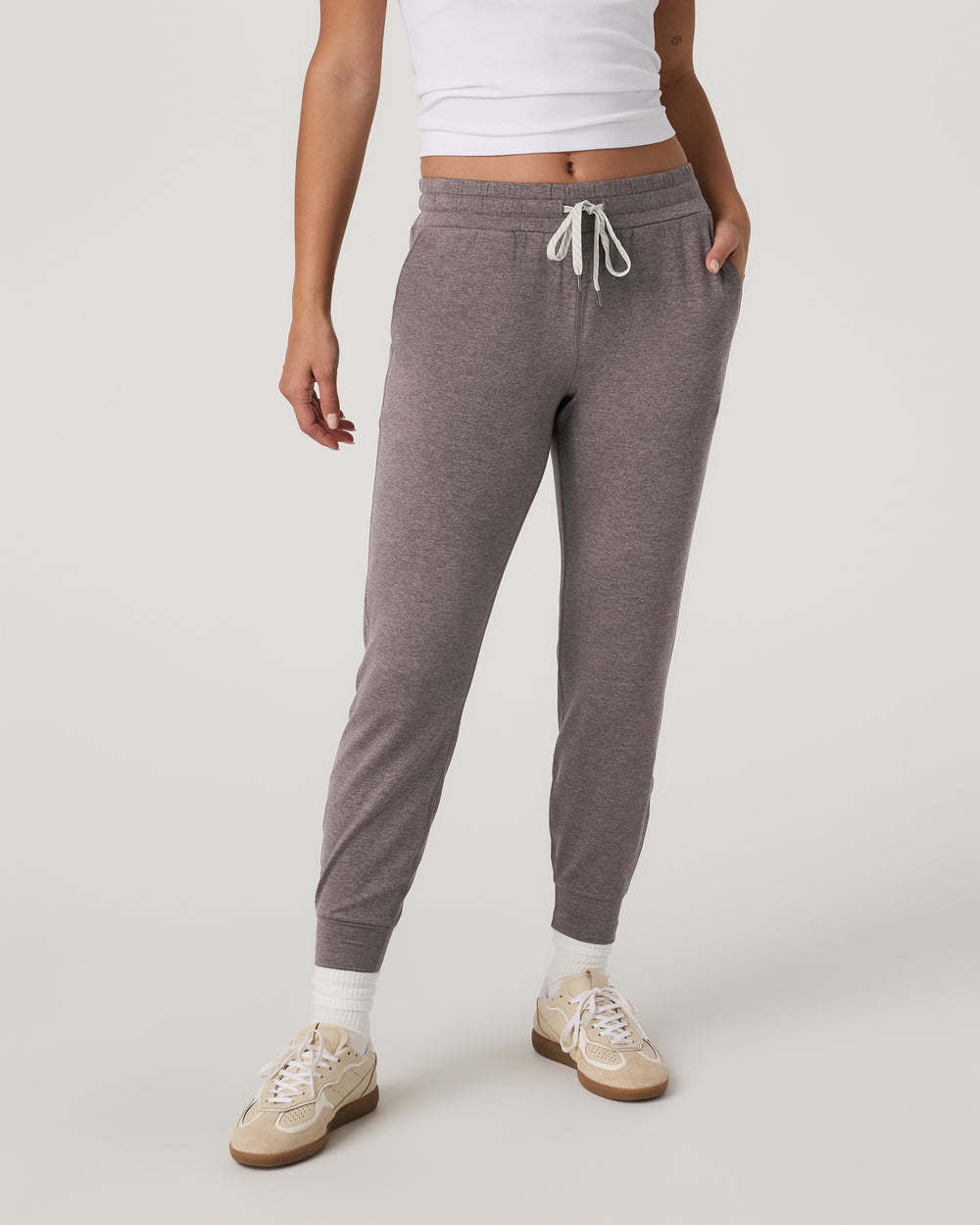 Vuori Performance Jogger (Womens) | Huckleberry Heather - The Drop