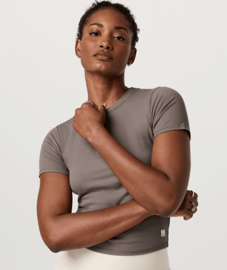 Vuori Vuori Pose Fitted Tee (Womens) | Smokey Taupe
