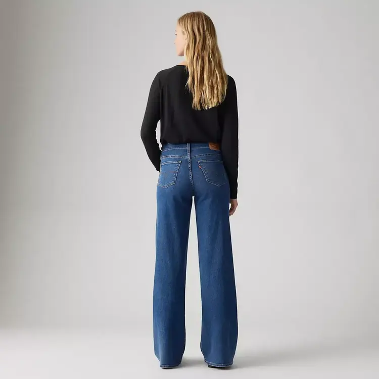 Levis Levis 318 Shaping Wide Leg (Womens) | Clever Girl