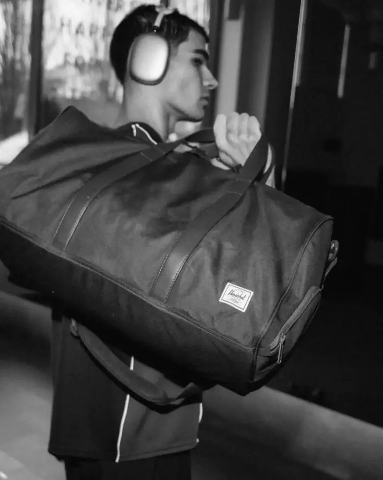 Herschel Herschel Novel Duffle (Unisex) | Ivy Green