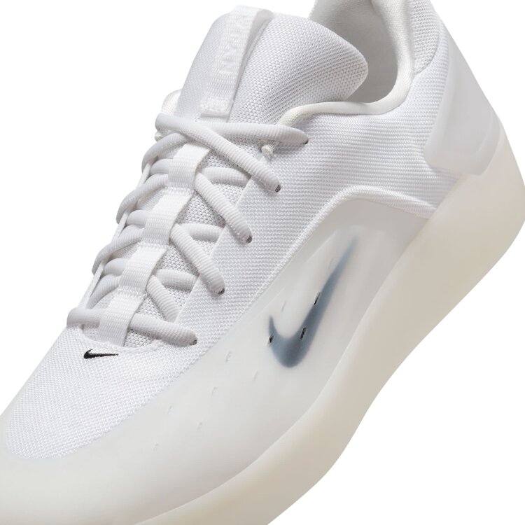 Nike SB Nike Sb Zoom Nyjah 4 (Unisex) | White/Black