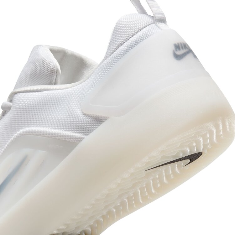 Nike SB Nike Sb Zoom Nyjah 4 (Unisex) | White/Black