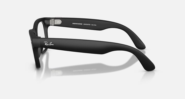 Ray Ban Ray Ban Wayfarer-Gen 2 Matte Black | Grey Transitions