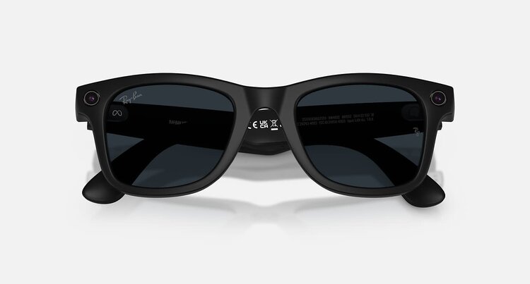 Ray Ban Ray Ban Wayfarer-Gen 2 Matte Black | Grey Transitions