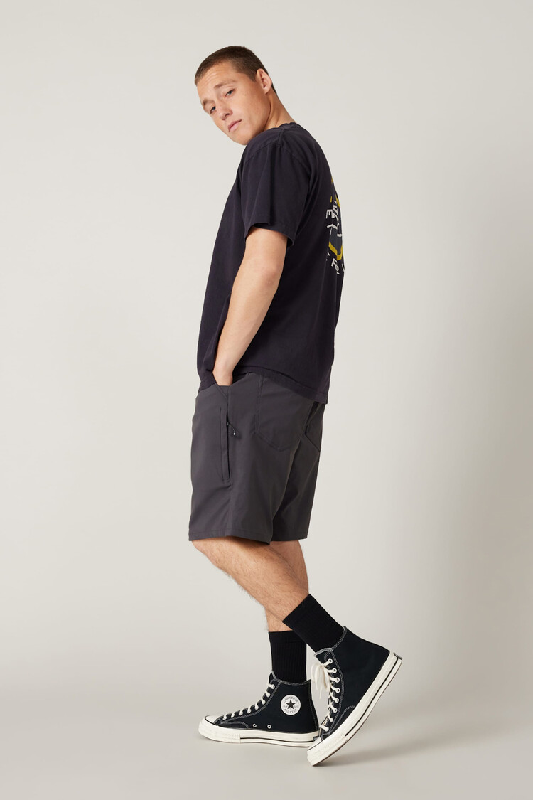 686 686 Everywhere 11 Short Relax (Mens) | Charcoal