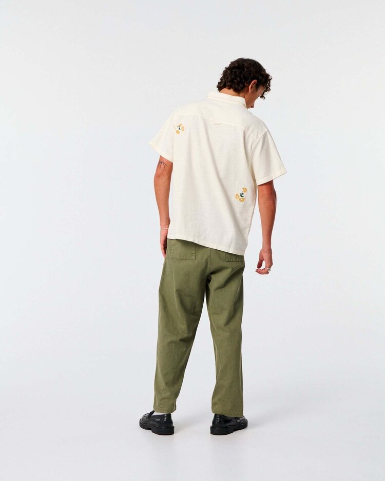 Critical Slide Society Critical Slide Peace Flower Embro Ss Shirt (Mens) | Ecru