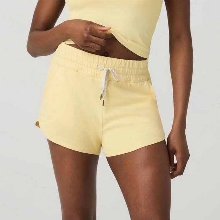 Vuori Vuori Halo Performance Short 2.0 (Womens) | Lemon Snap Htr