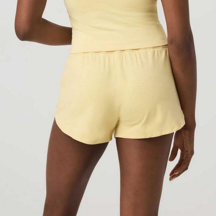 Vuori Vuori Halo Performance Short 2.0 (Womens) | Lemon Snap Htr
