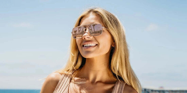 BLENDERS Blenders Pheonix Matte Champagne | Pink Polarized