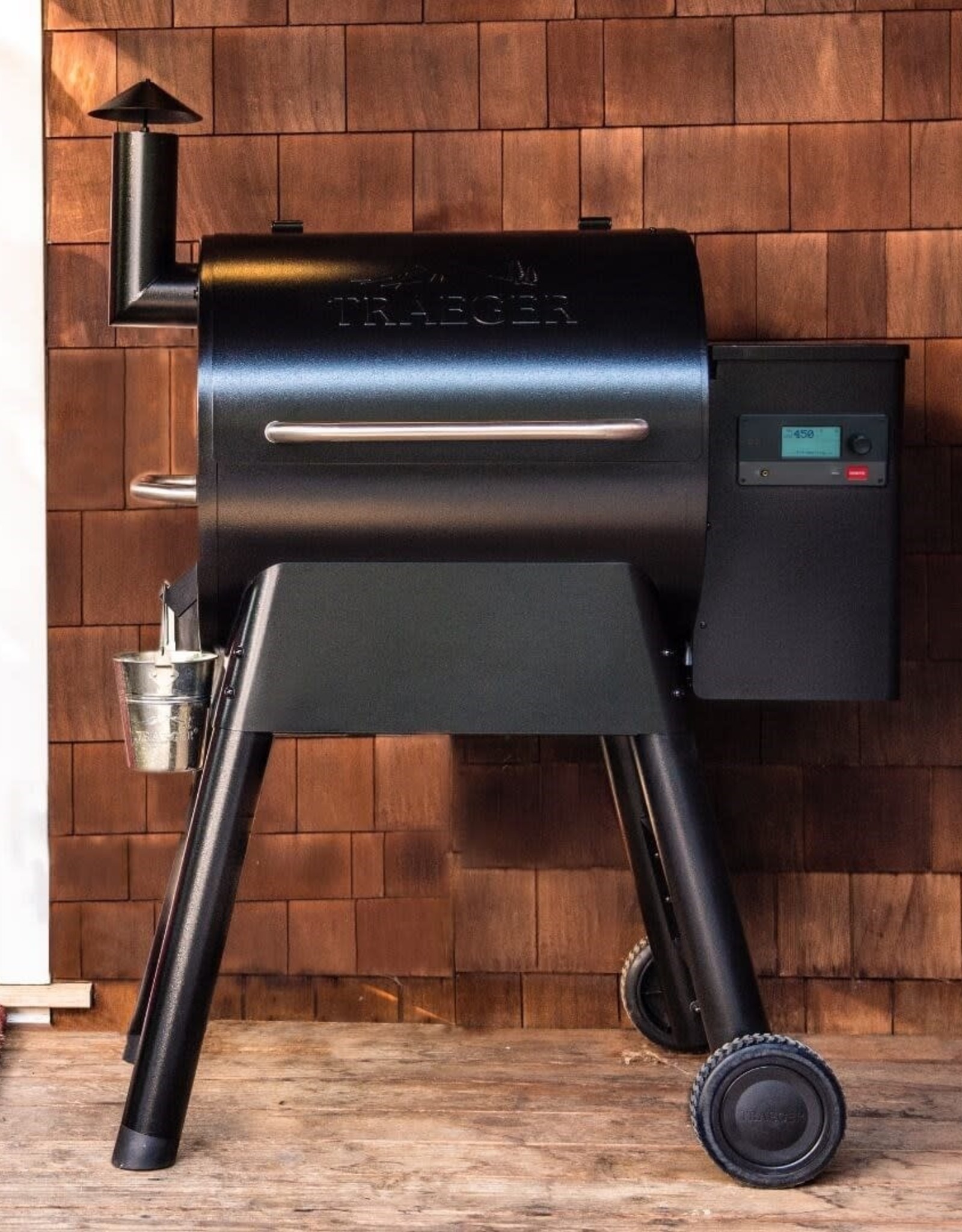Traeger Traeger Pro 575 with WiFIRE Technology D2 Wood Pellet Freestanding Smoker Black TFB57GLE