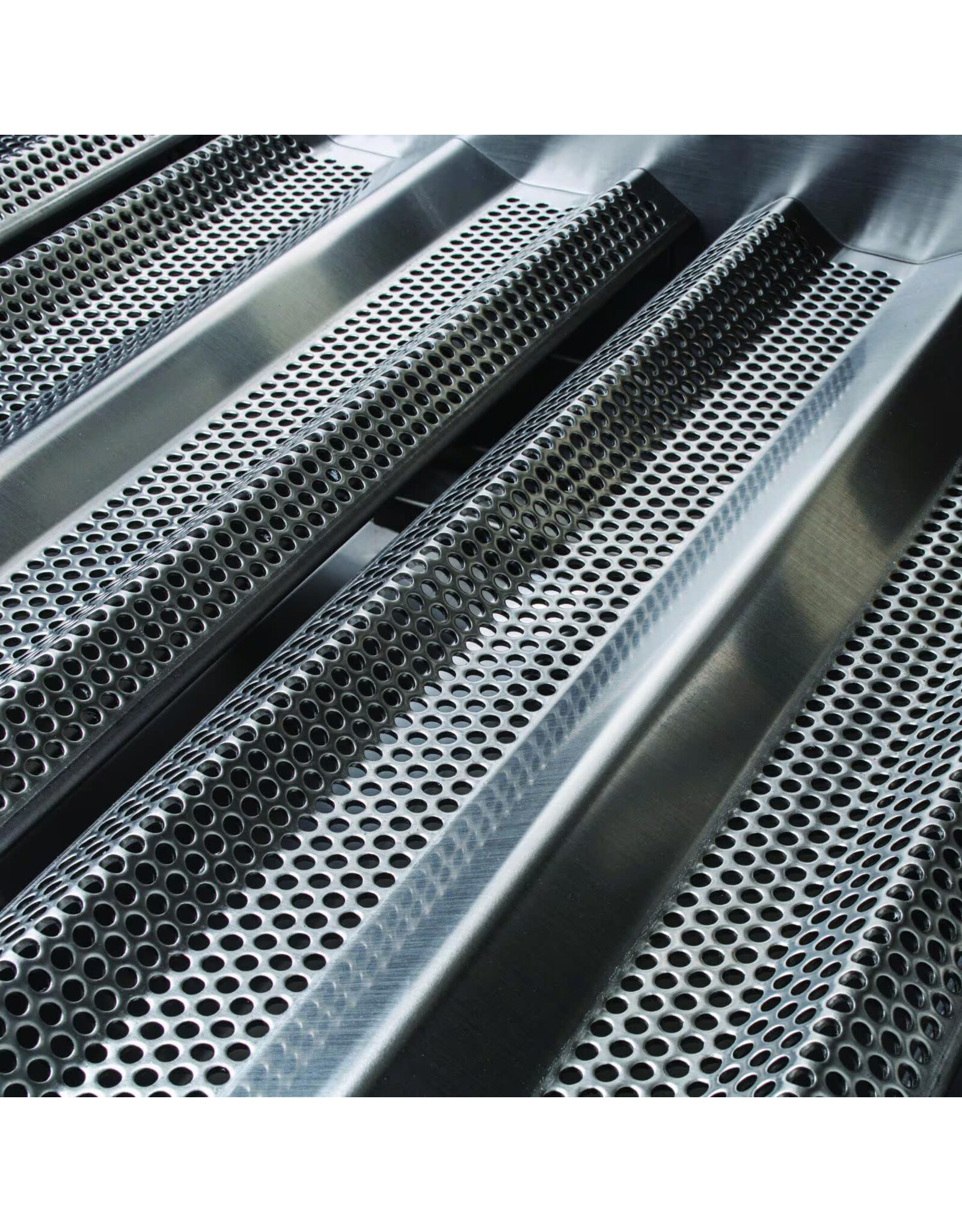 Blaze Outdoor Products Blaze 4 Burner Blaze LTE Plus Grill with Lights (32") LP GAS - BLZ-4LTE3-LP