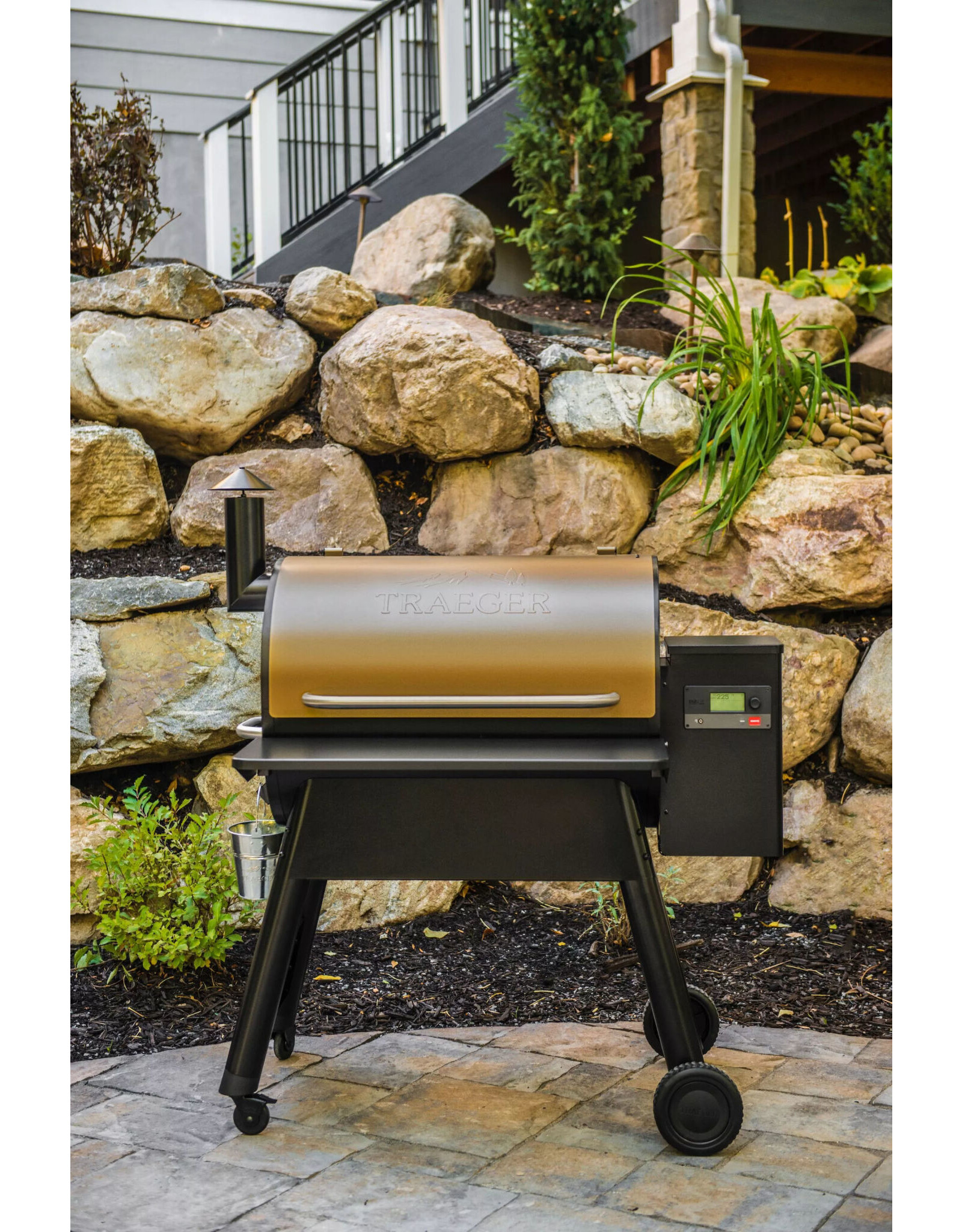 Traeger Traeger Pro 780 Wi-Fi Controlled Wood Pellet Grill W/ WiFIRE - Bronze - TFB78GZE