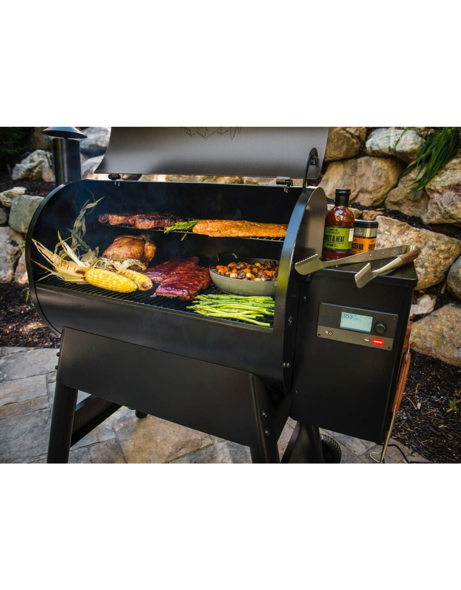 Traeger Traeger Pro 780 Wi-Fi Controlled Wood Pellet Grill W/ WiFIRE - BLACK - TFB78GLE