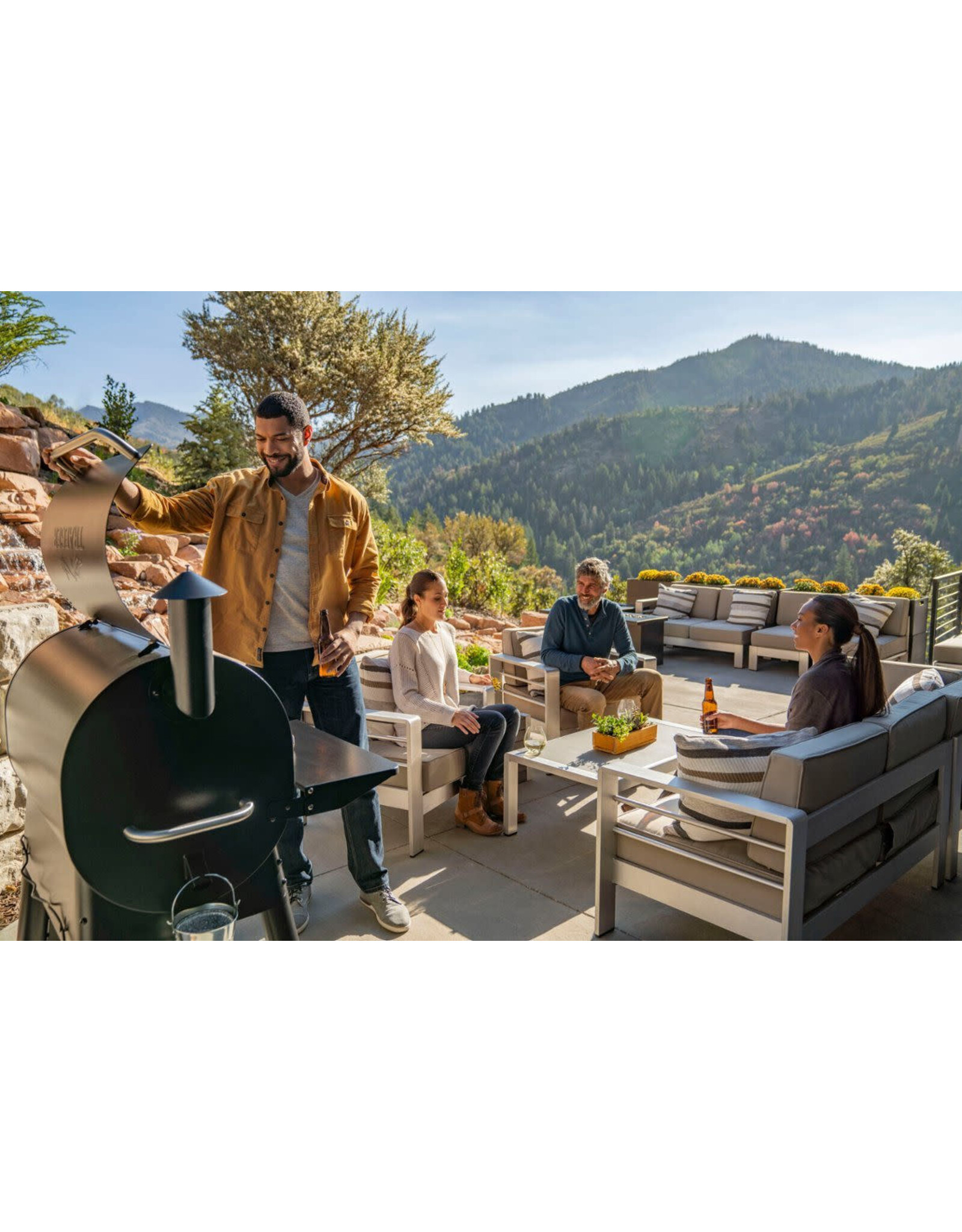 Traeger Traeger Pro 780 Wi-Fi Controlled Wood Pellet Grill W/ WiFIRE - Bronze - TFB78GZE