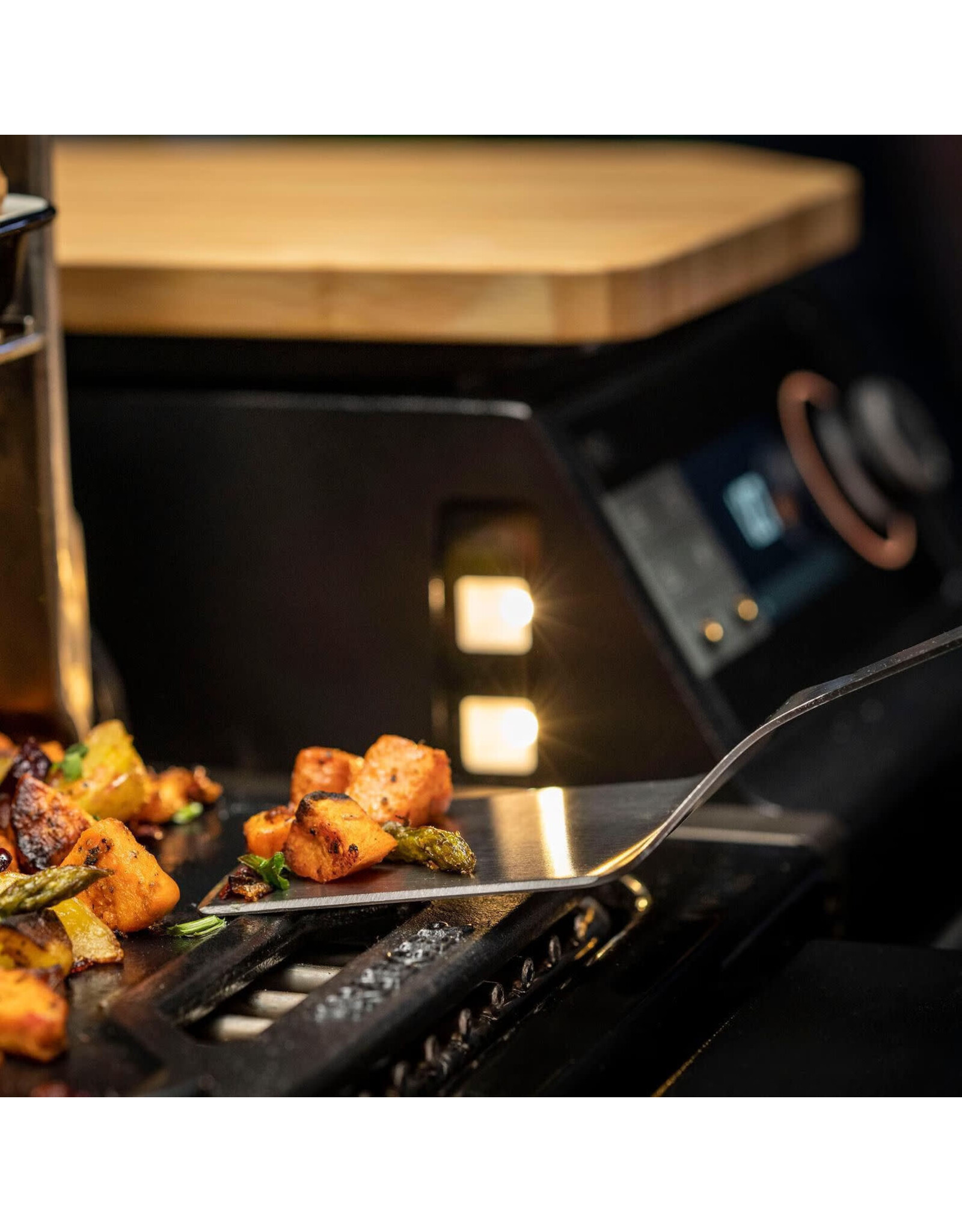 Traeger Traeger Timberline 880 Wi-Fi Controlled Wood Pellet Grill w/ WiFire - TBB86RLG