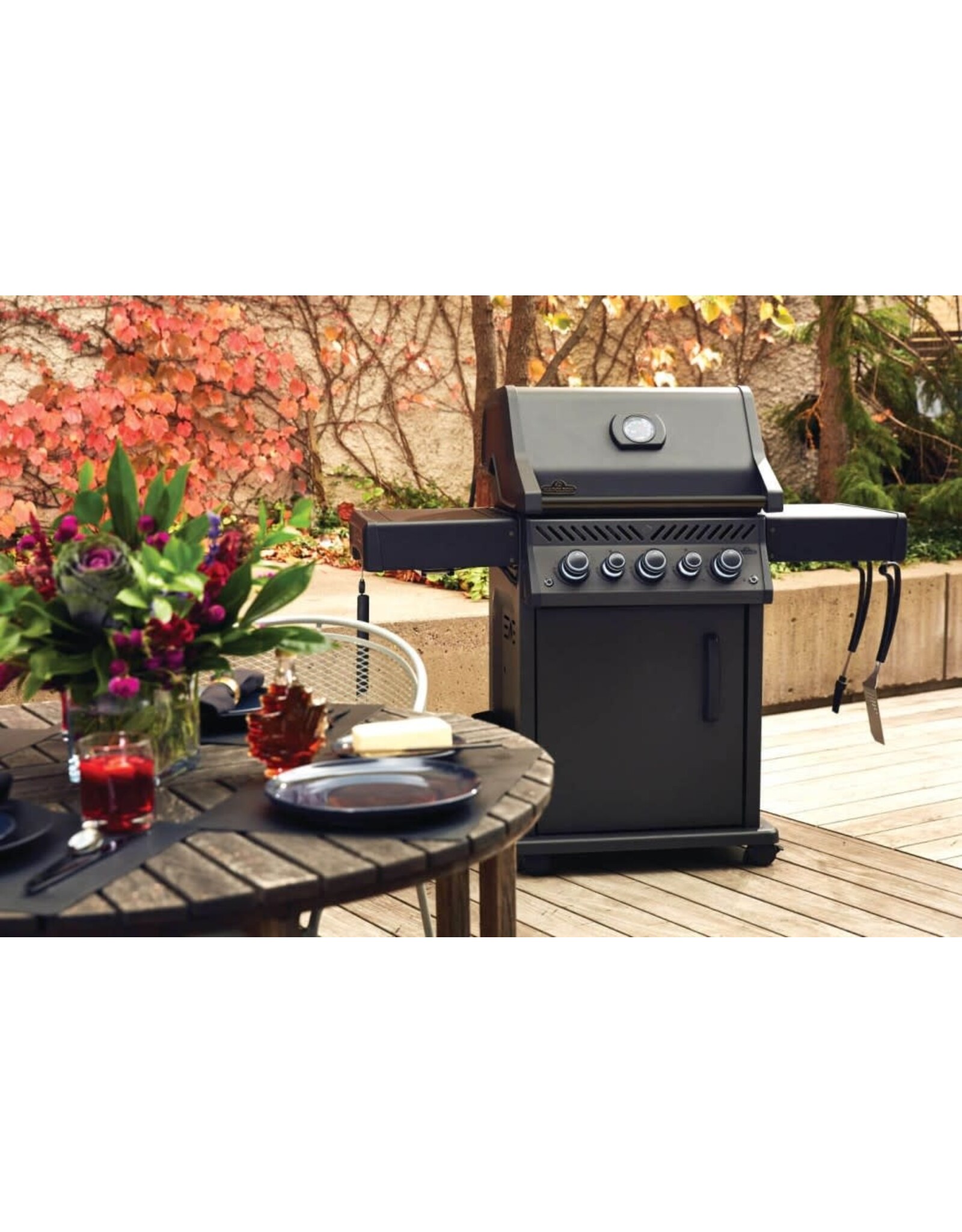 Napoleon PHANTOM Rogue® SE 425 Gas Grill with Infrared Side and Rear Burner - Propane - RSE425RSIBPK-1-PHM