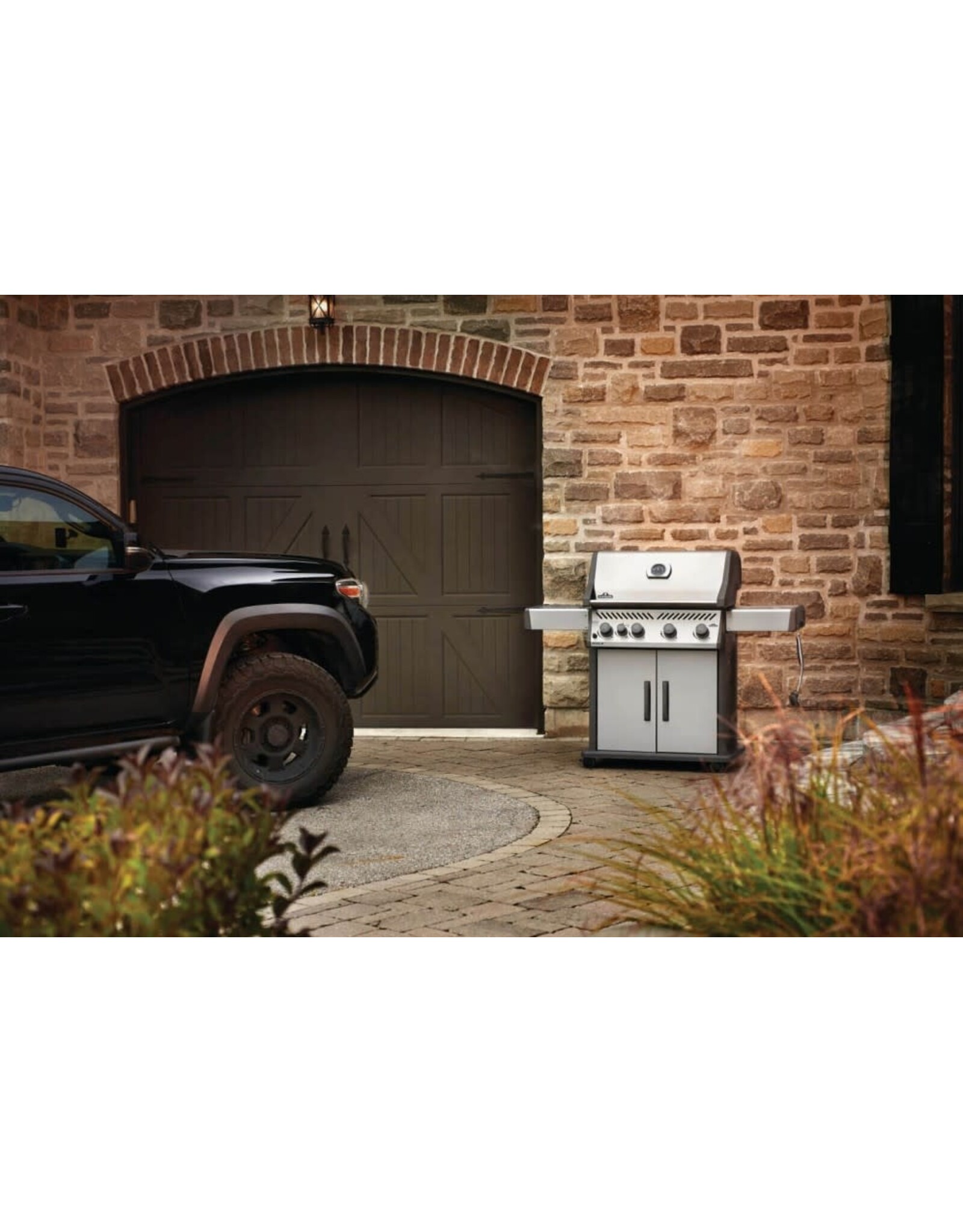 Napoleon Napoleon Rogue XT 525 SIB Natural Gas Grill with Infrared Side Burner - Stainless Steel - RXT525SIBNSS-1