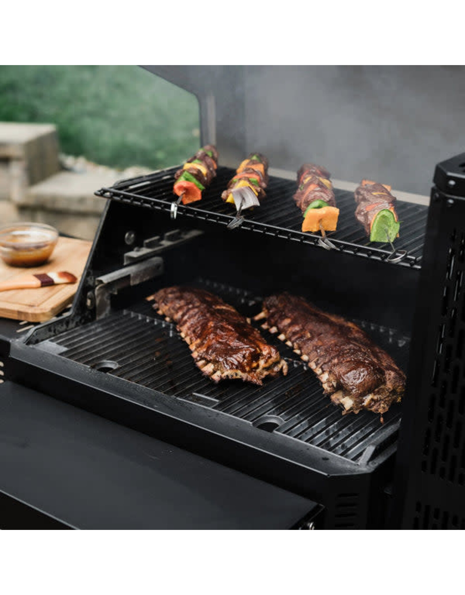 Masterbuilt Masterbuilt Gravity Series™ 600 Digital Charcoal Grill + Smoker  - MB20041023