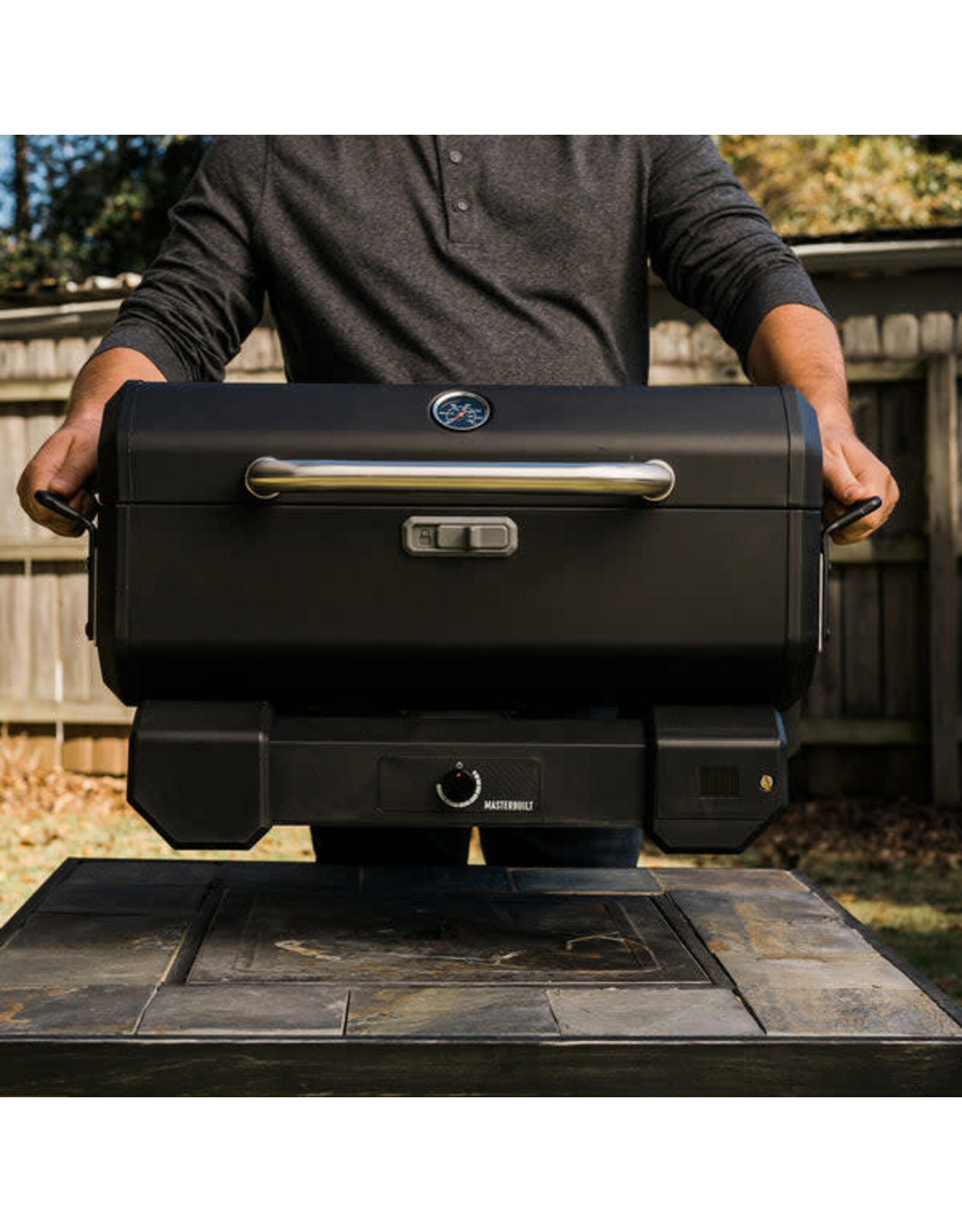Masterbuilt Masterbuilt Portable Charcoal Grill  - MB20040522