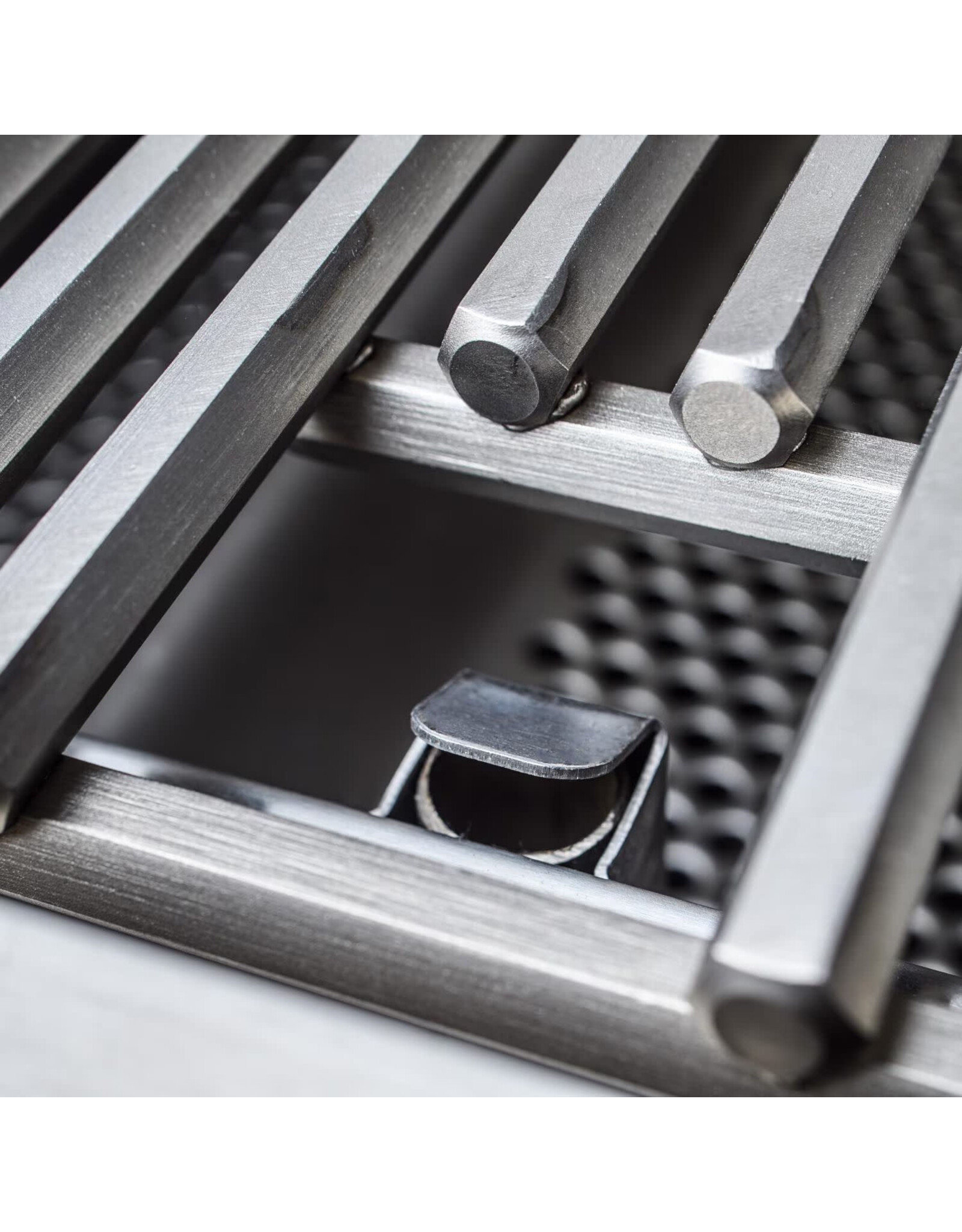 Blaze Outdoor Products Blaze Professional LUX 44-Inch 4-Burner Built-In Natural Gas Grill w/ Rear Infrared Burner - BLZ-4PRO-NG