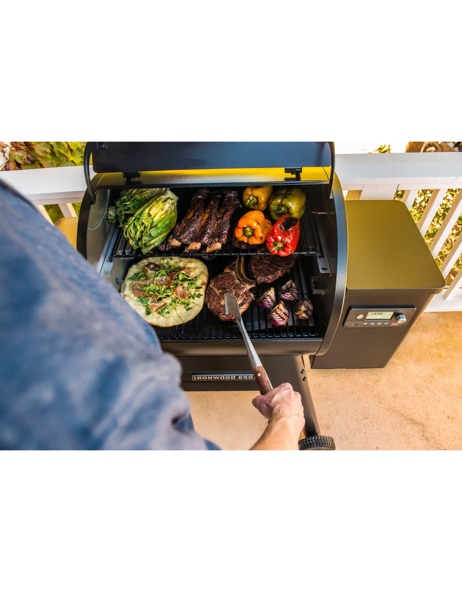 Traeger Traeger Ironwood 650 Wi-Fi Controlled Wood Pellet Grill W/ WiFIRE & Pellet Sensor - TFB65BLF