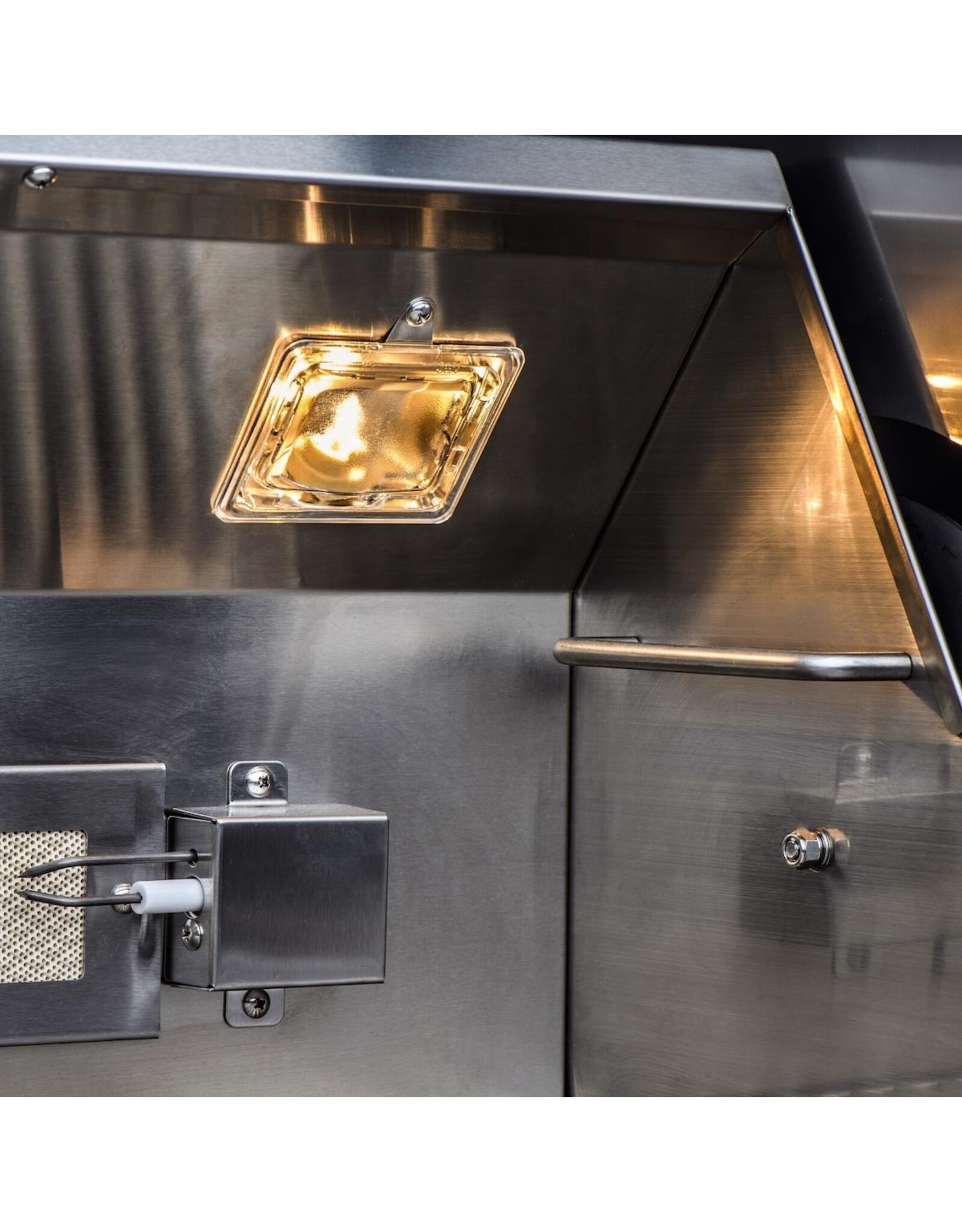 Blaze Outdoor Products 3 Burner Blaze Pro Grill LP GAS - BLZ-3PRO-LP