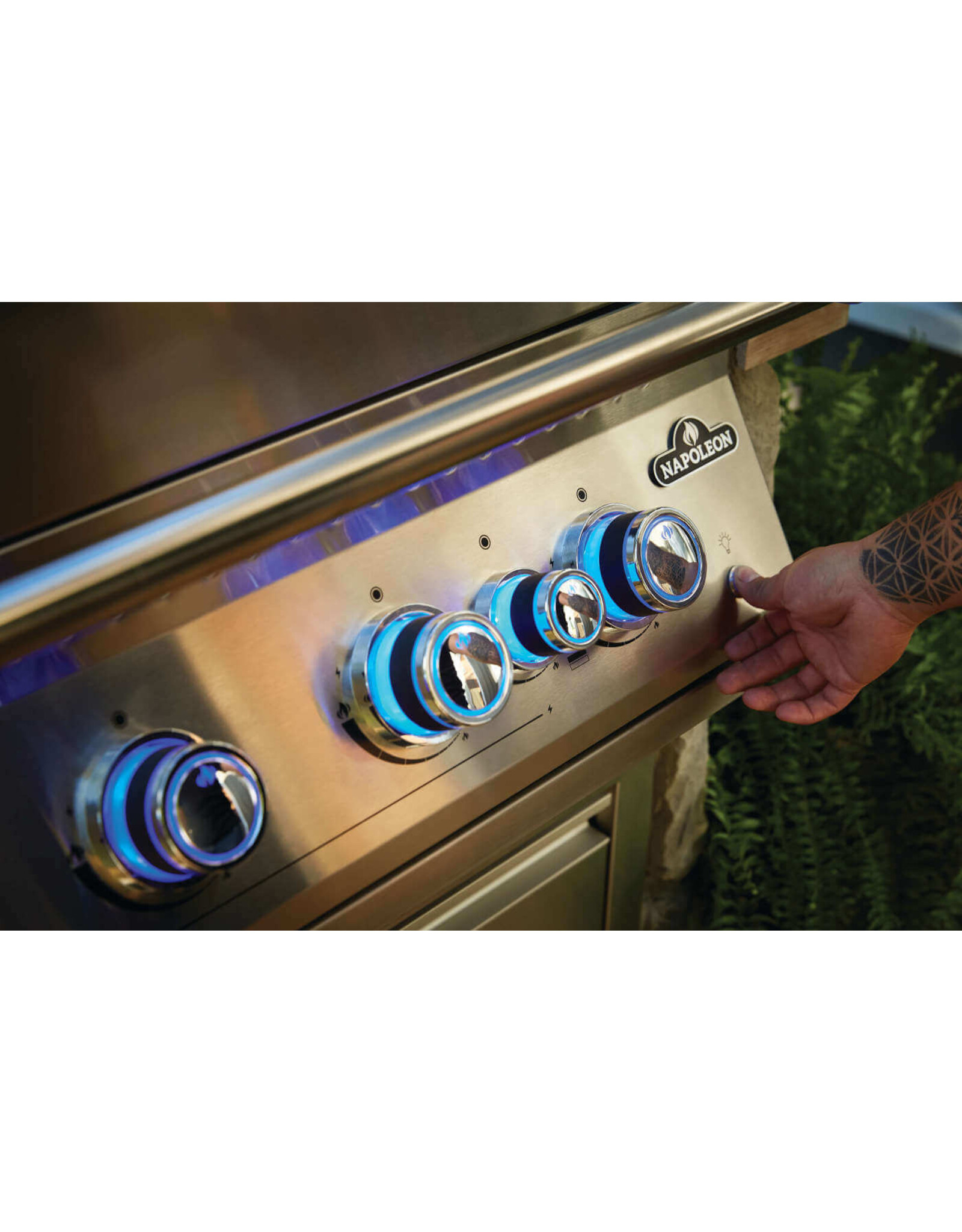 Napoleon Napoleon 700 Series 5-Burner 32-Inch Built-In Natural Gas Grill w/ Rotisserie & SafetyGlow - BIG32RBNSS-1