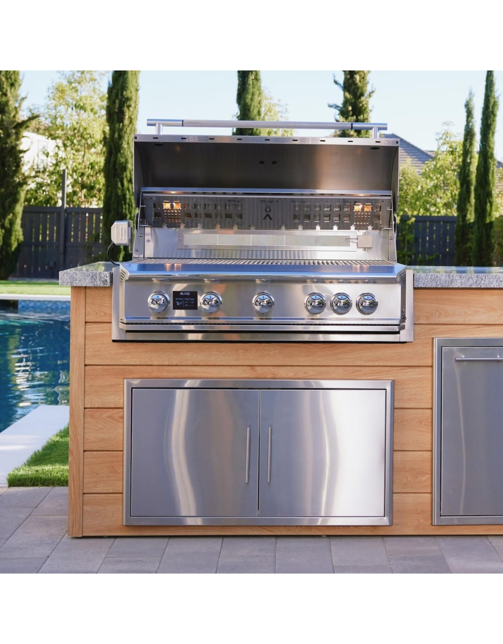 Blaze Outdoor Products Blaze LTE PRO 40-Inch 5-Burner Built-in Propane Gas Grill w/ Digital Temperature Screen & Rear Infrared Burner - BLZ-5LTEPRO-LP