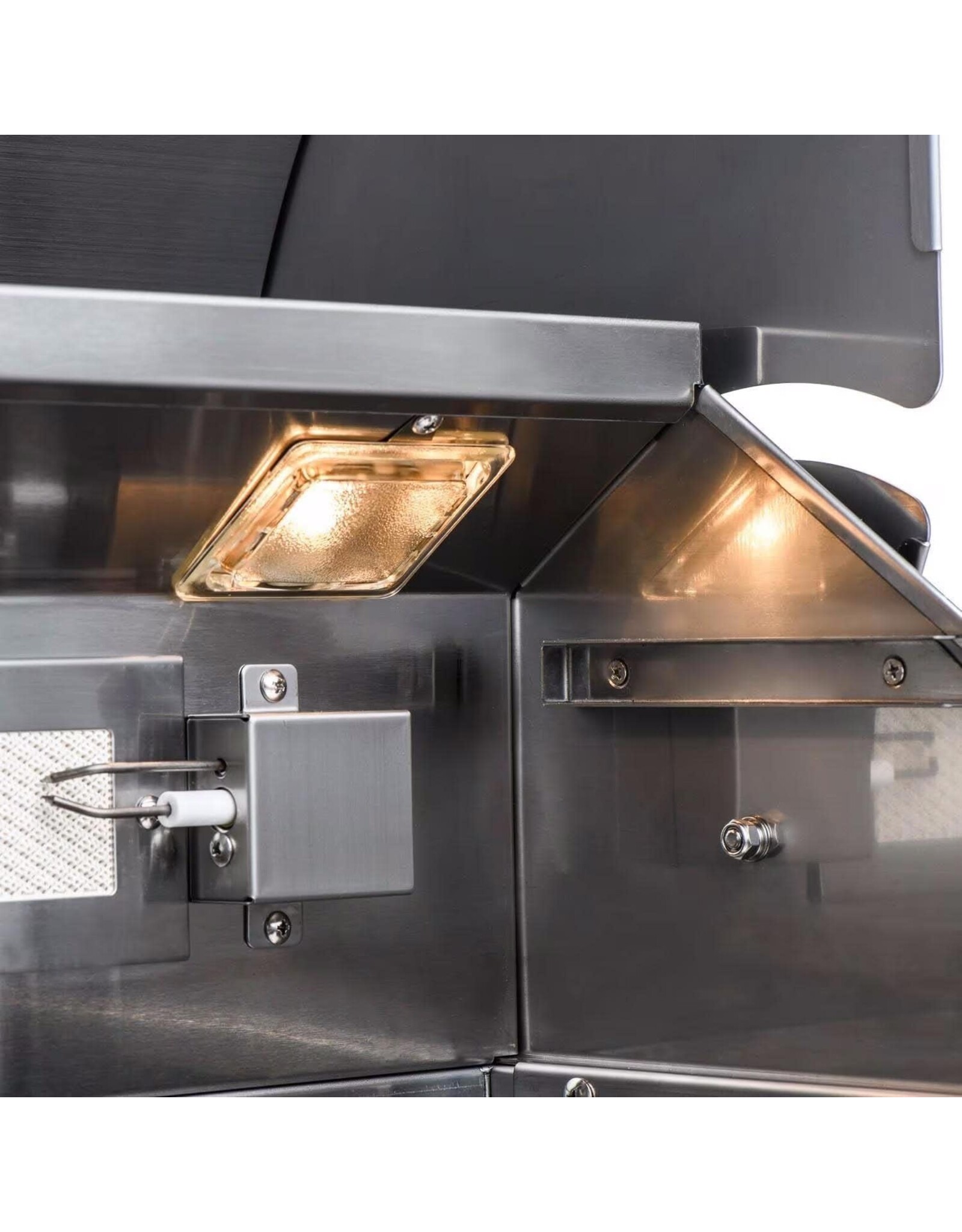 Blaze Outdoor Products 4 Burner Blaze LTE Plus Grill with Lights (32") NAT GAS - BLZ-4LTE3-NG