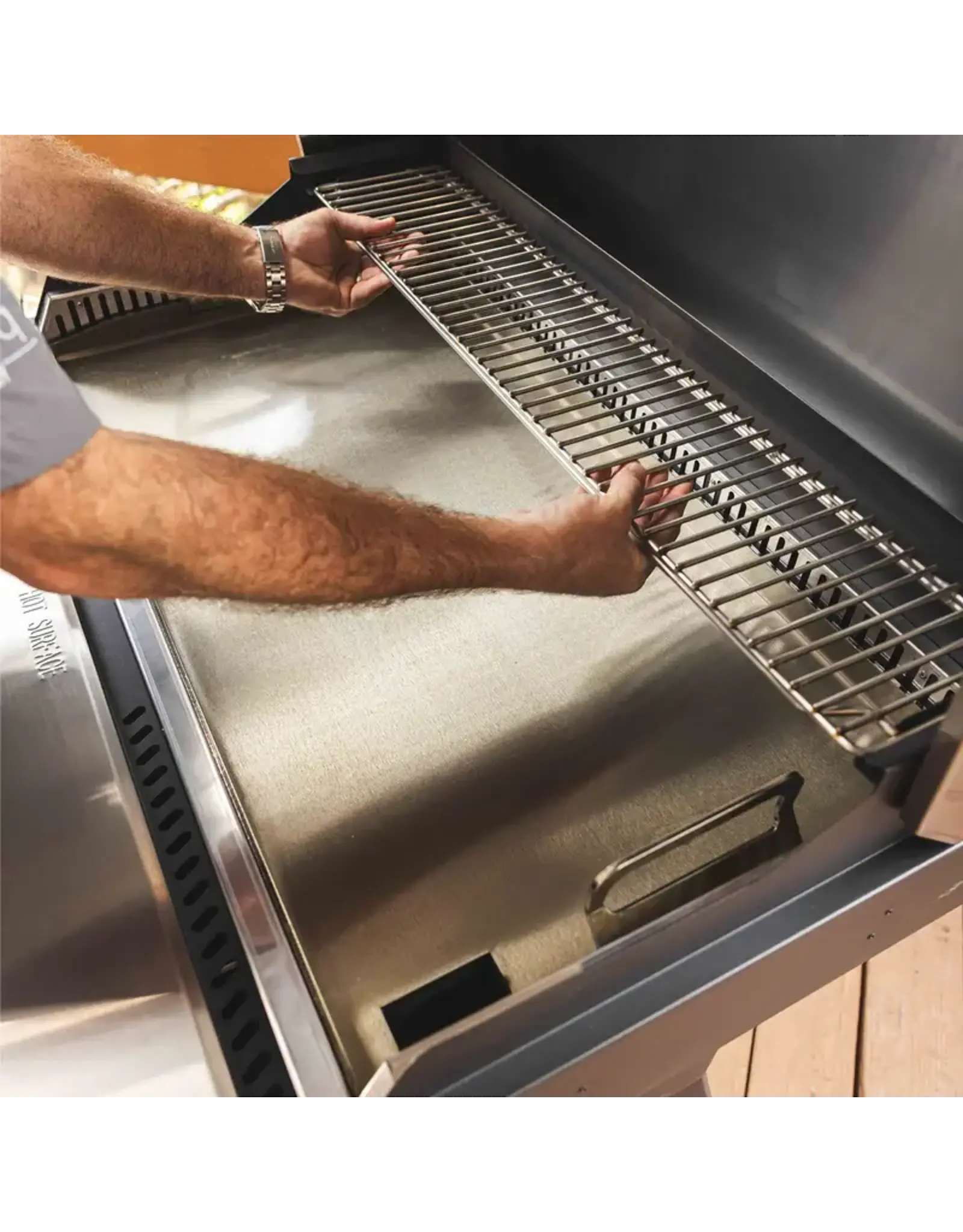 Recteq Recteq SmokeStone 600 Wood Pellet WiFi Pellet Griddle Black/Silver - RT-600SMKSTN