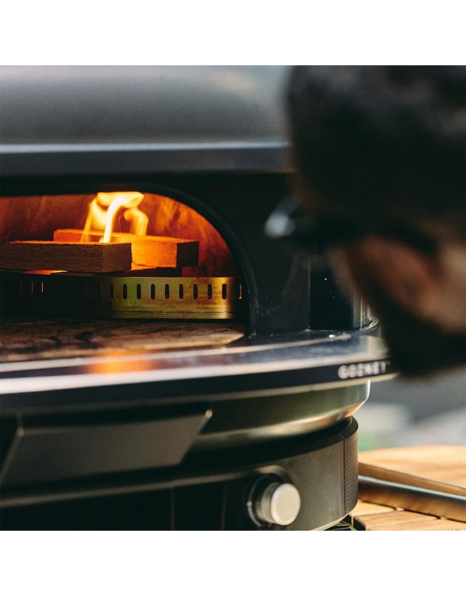 Gozney (PRE-ORDER - SPRING 2026) Gozney Dome Gen 2 Propane Pizza Oven - Off Black - GMPOBUS1625