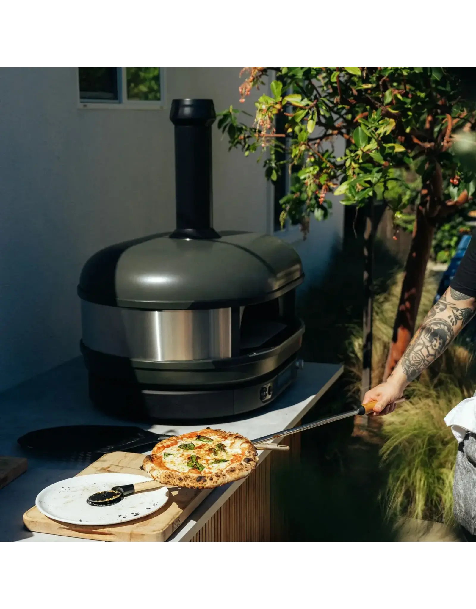 Gozney Gozney Dome XL Gen 2 Natural Gas Pizza Oven - Off Black - GMNOBUS1826