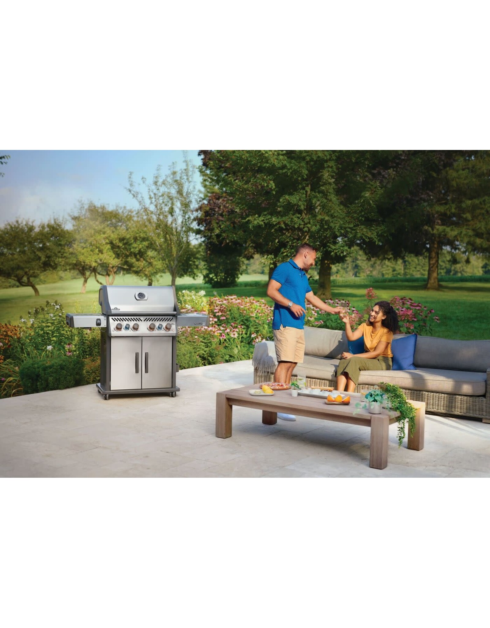 Napoleon Rogue® PRO-S 525 Grill with Infrared Side and Rear Burners, Stainless Steel Natural Gas