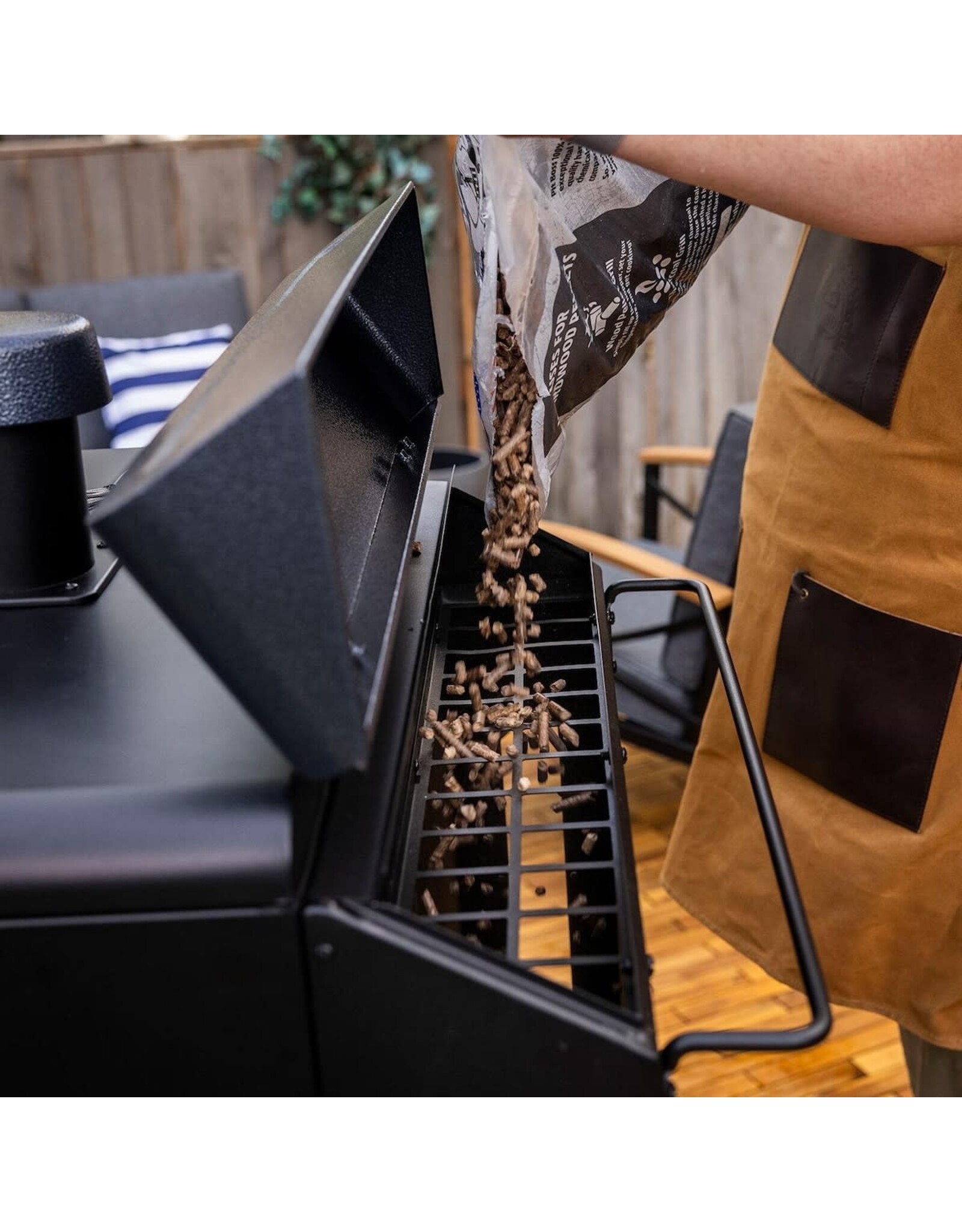 Pit Boss Pit Boss Navigator 6-Series Vertical Pellet Smoker - 11115