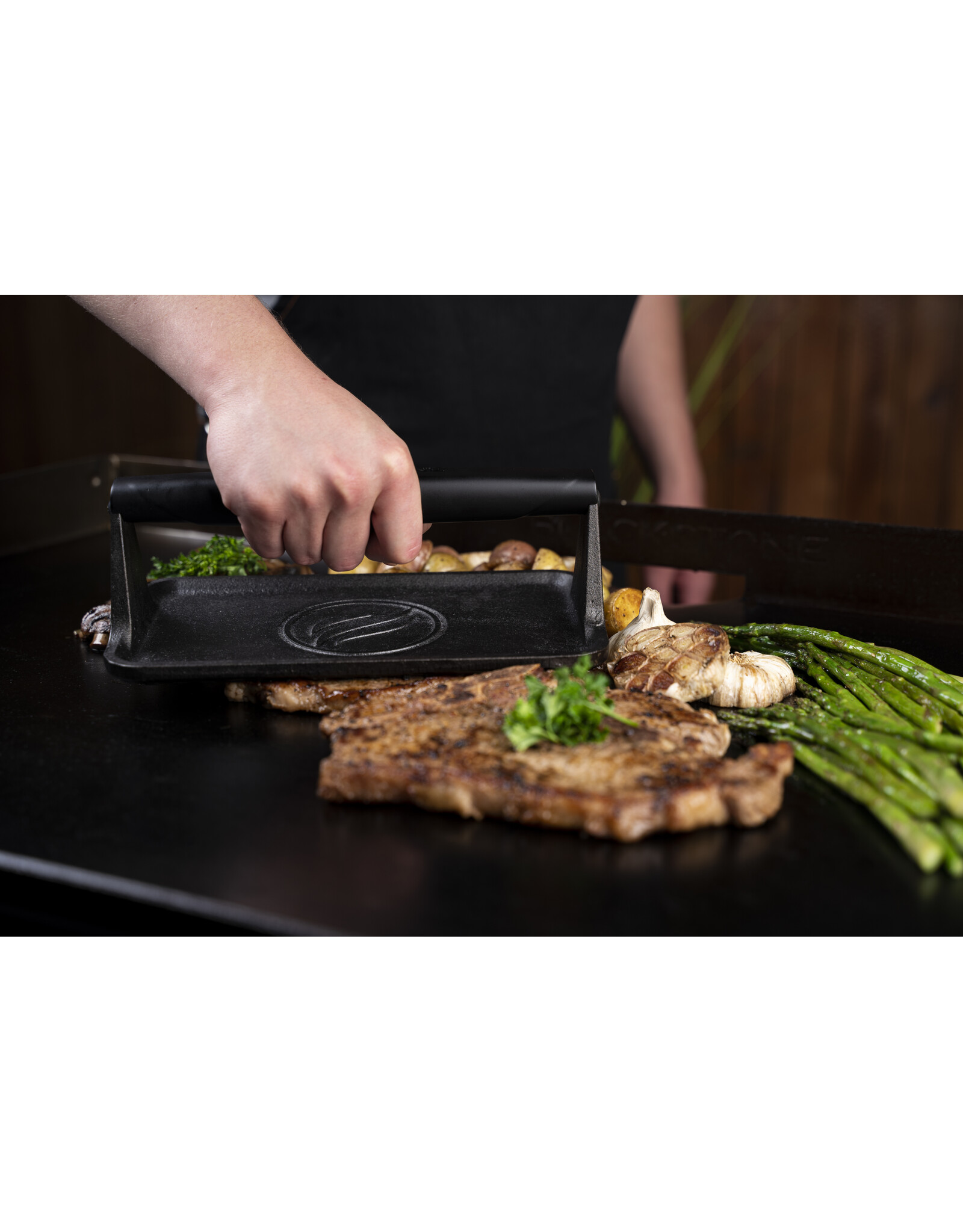 Blackstone Blackstone Cast Iron Medium Griddle Press - 5553